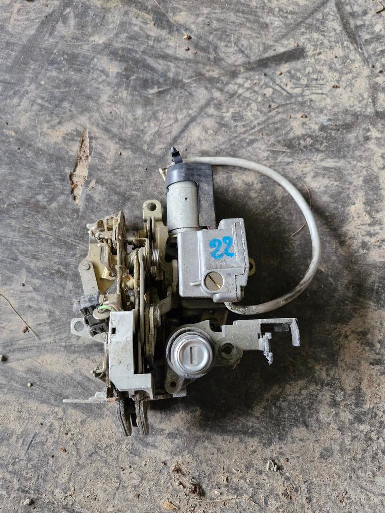 Serrure de coffre mercedes w124 break