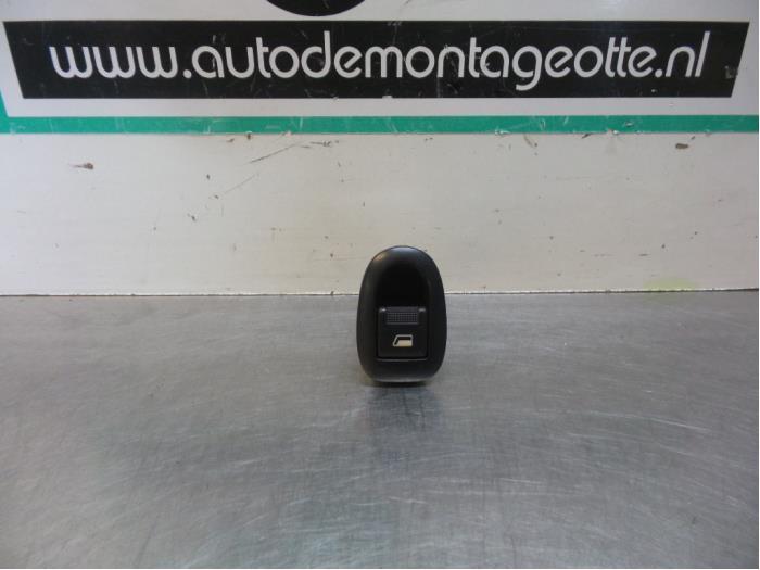 Commutateur vitre électrique d'un Citroen C3 (C3 02-), -, Utilisé, -, -