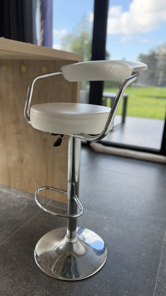Barkruk retro wit, 4 tabourets, Enlèvement, Utilisé, Cuir