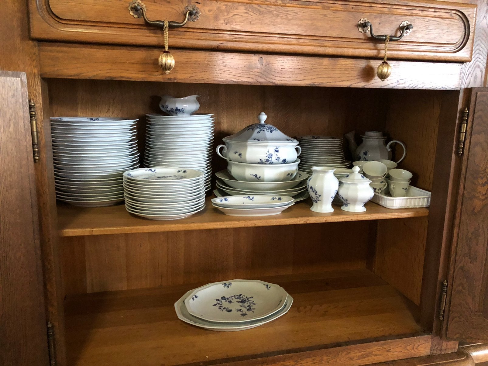 Porseleinen servies Limoges, Enlèvement