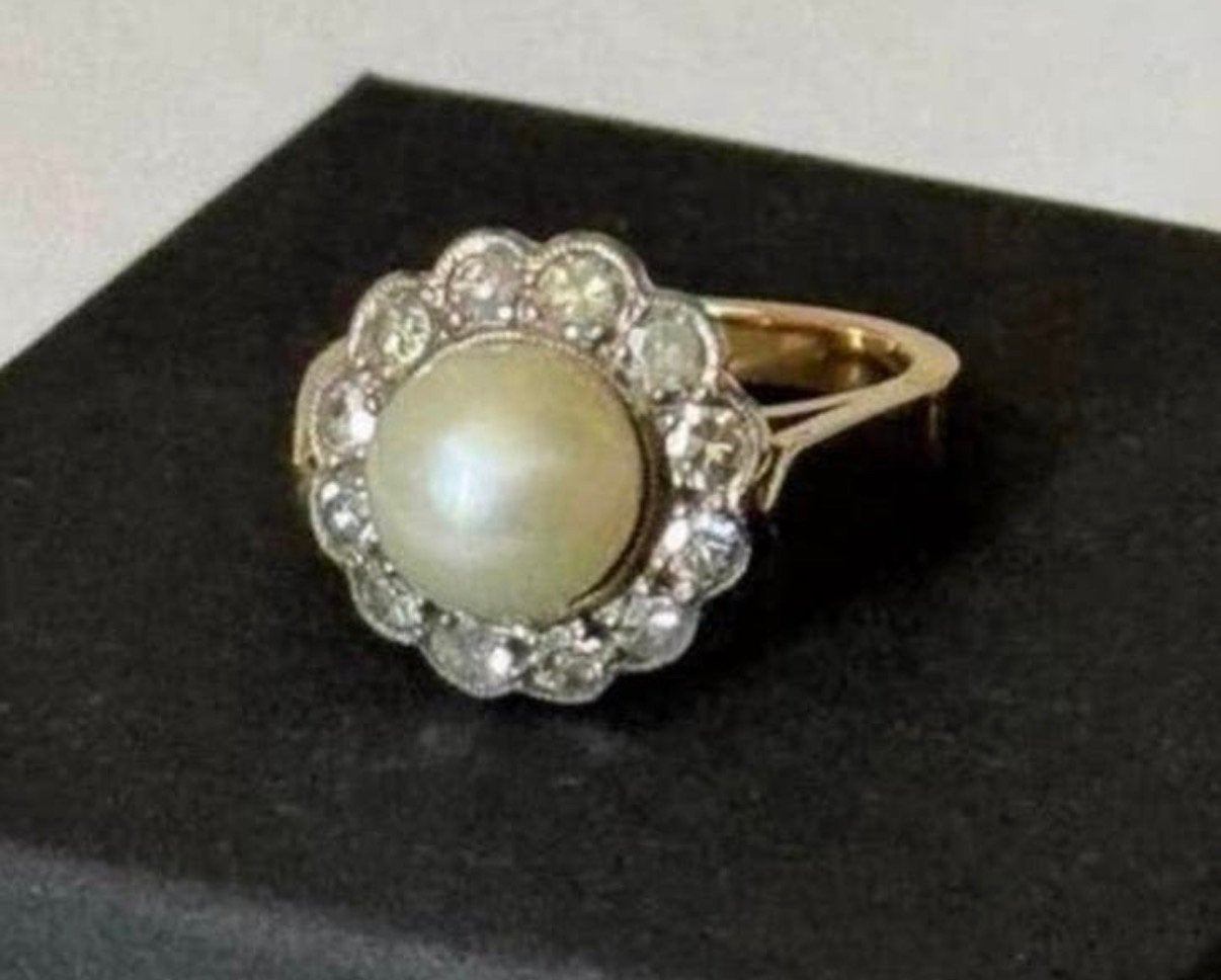 18 karaat gouden ring met parel en 12 natuurlijke diamanten!, Met edelsteen, Wit, Ophalen of Verzenden, Kleiner dan 17