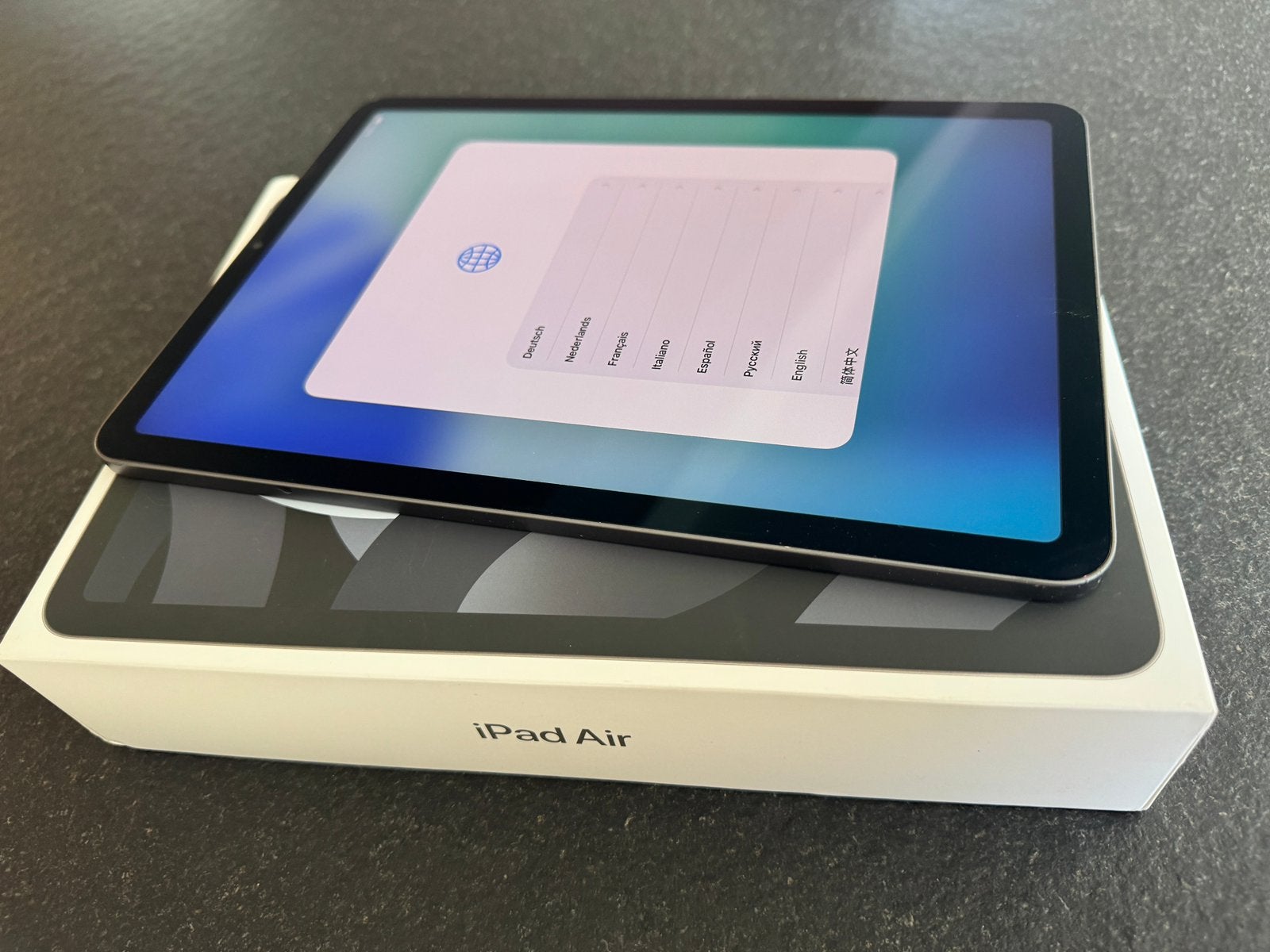 Apple iPad Air (5th generation) in perfecte staat met hoesje, Autres modèles, Gris, 11 pouces, Enlèvement