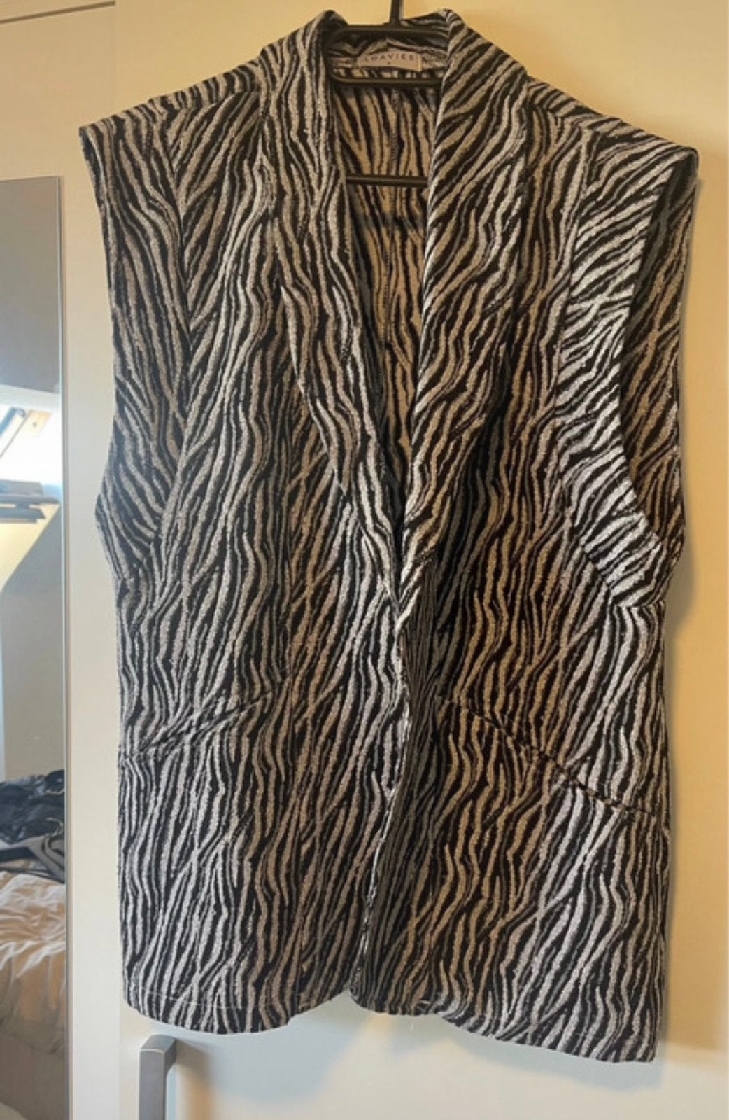 Zebra gilet, Kleding | Dames, Bodywarmers, Verzenden, Zo goed als nieuw, Maat 38/40 (M), Zwart