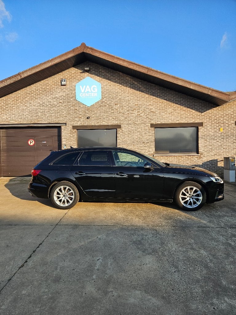 Audi A4 Avant - 2.0 benzine - 150 PK - Automaat, Auto's, Stof, 4 cilinders, A4, Zwart