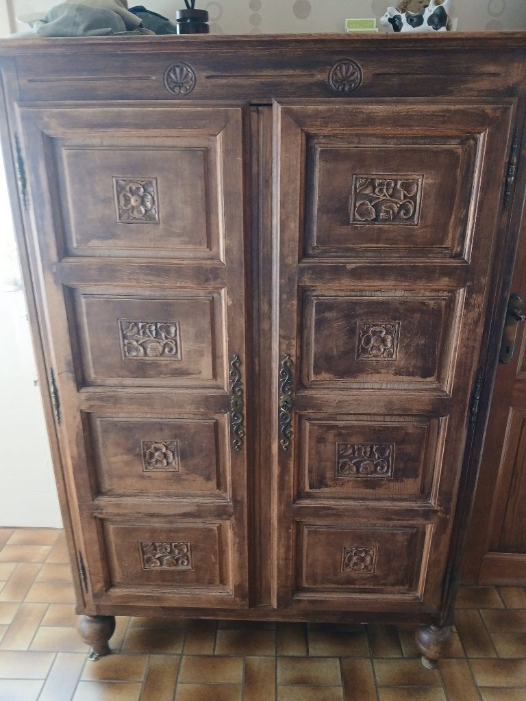 Antieke / Rustieke Houten Mechelse Stijl Kast, Ophalen