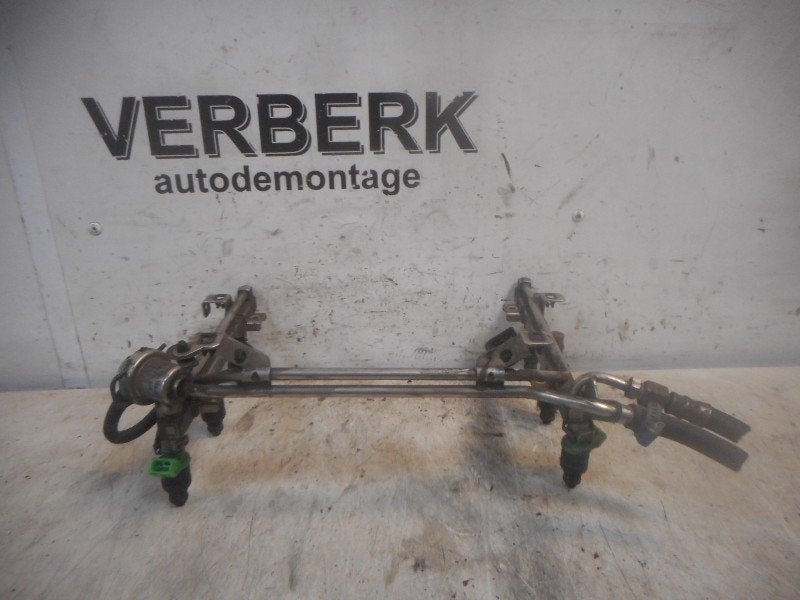 RAMPE D'INJECTION Audi A6 (C5) (01-1997/01-2005) (078133681), Auto-Union-Straße  1,
85057  Ingolstadt, DE, Info@audi.de, Audi