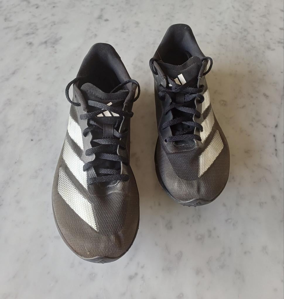 Spikes Adidas noirs + un jeu d'épingles pour 3€, Adidas, Course à pied, Comme neuf, Enlèvement