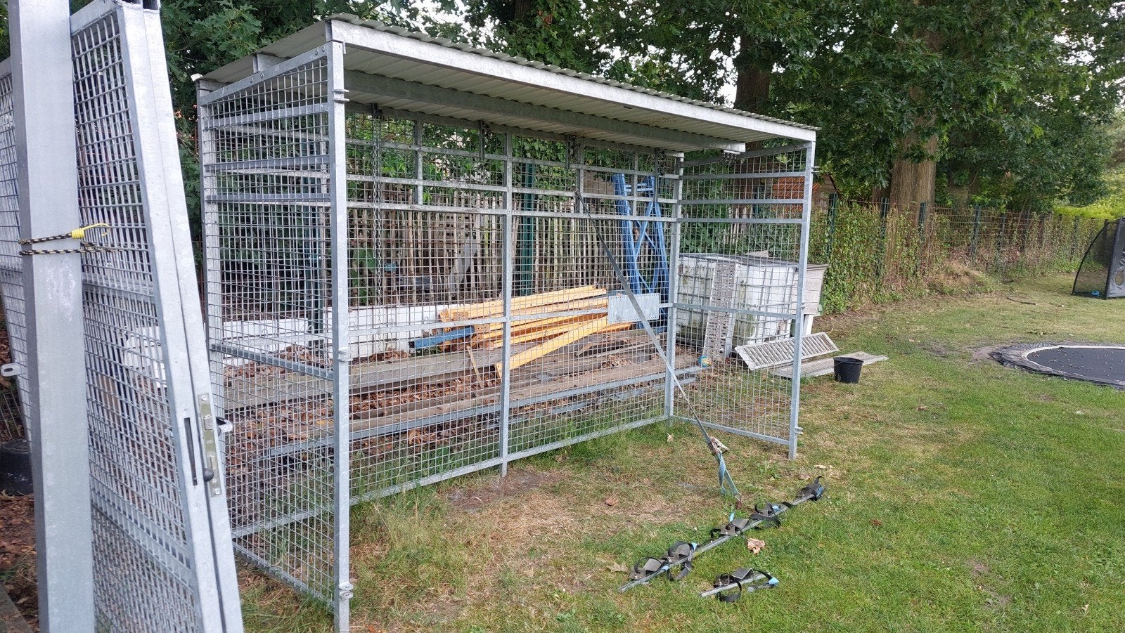 Gegalvaniseerd gasbox of voor houtkot, Enlèvement