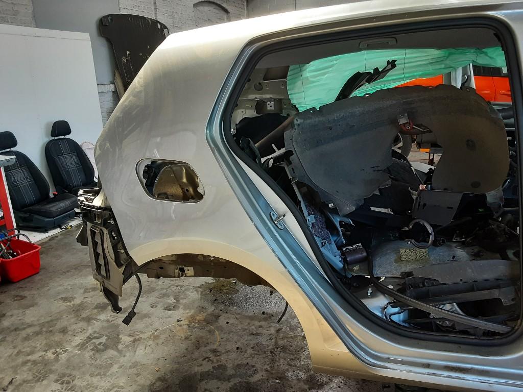 SPATBORD RECHTS ACHTER Volkswagen Golf VII (AUA), Auto-onderdelen, Gebruikt, Achter, Volkswagen, Spatbord