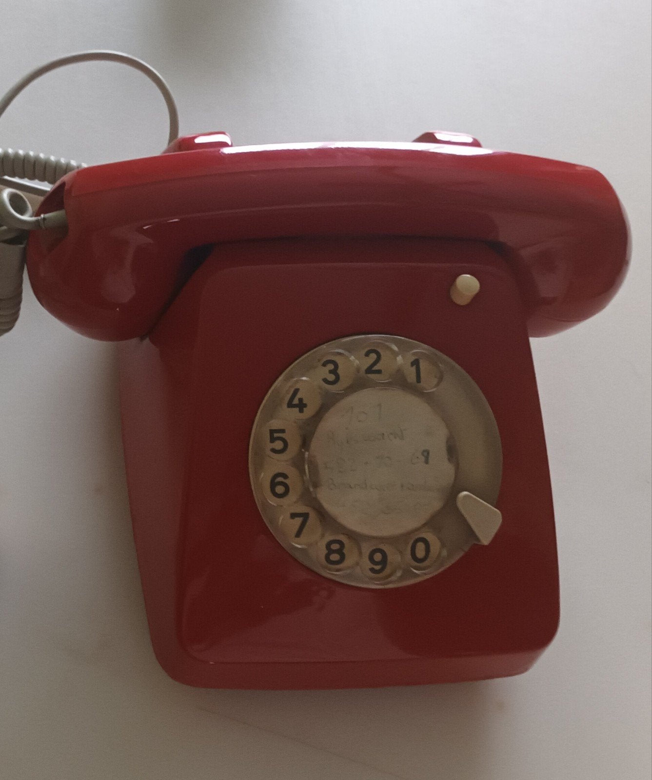 Vintage PTT T65 le téléphone de luxe Ruby red 70s, Télécoms, Enlèvement ou Envoi