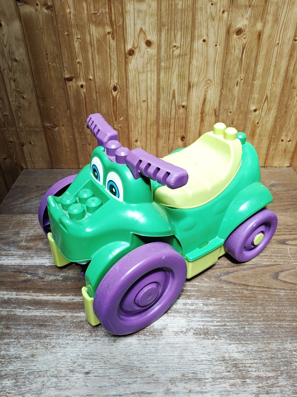 Loopauto Mega Blocks met lot blokken inbegrepen, Kinderen en Baby's, Speelgoed |Speelgoedvoertuigen, Ophalen, Gebruikt