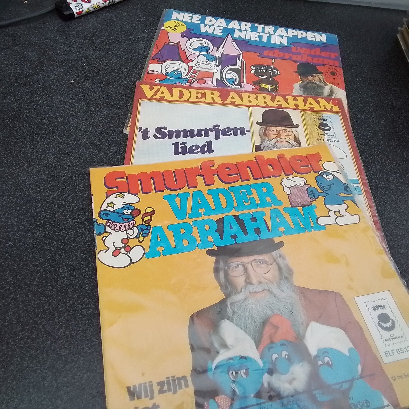3 singles vader Abraham smurfen, Ophalen of Verzenden