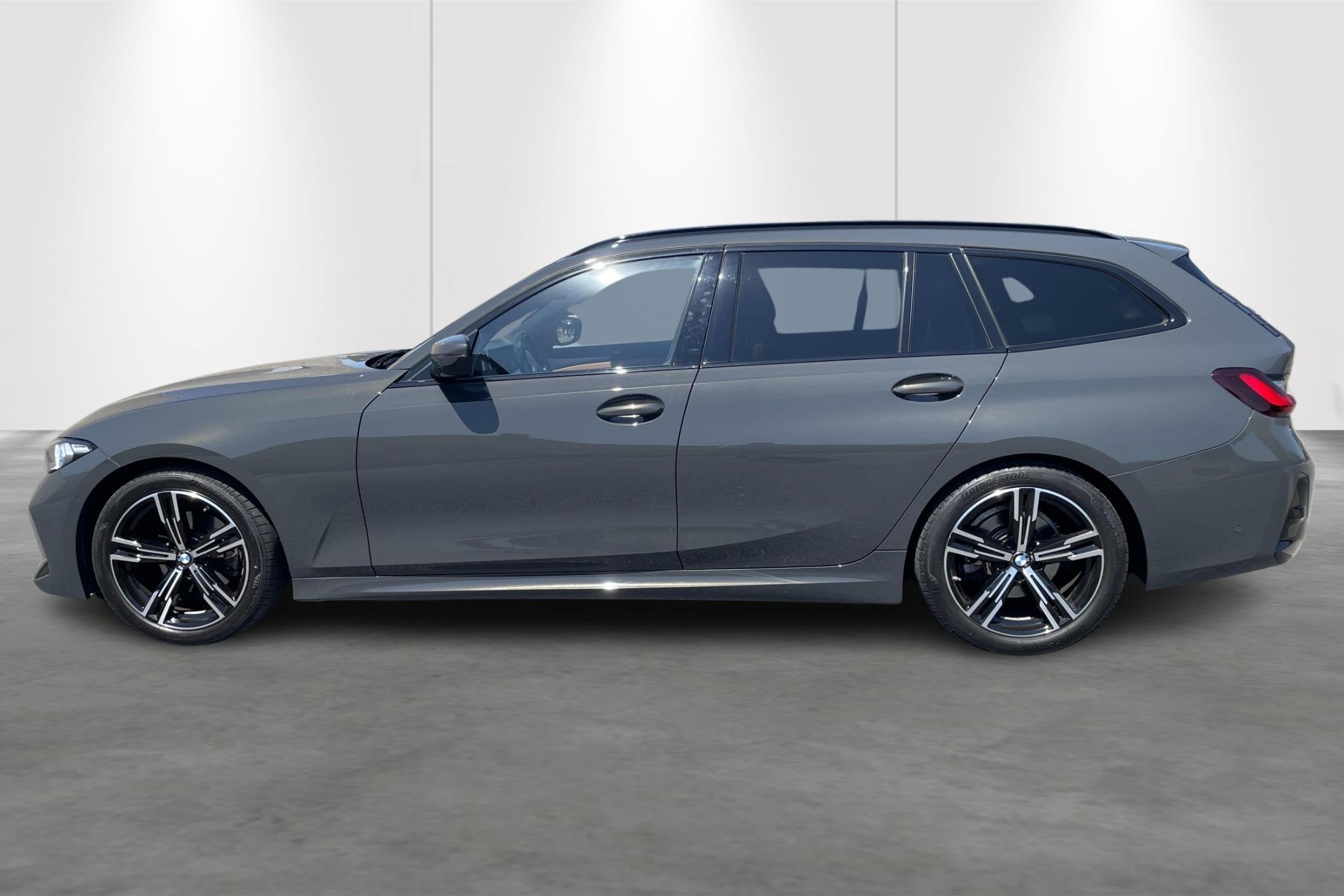 BMW 3 Reeks Touring 320i (135 kW) M-SPORTS PACK, Auto's, Automaat, 135 kW, 4 cilinders, 1645 kg