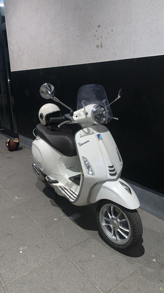 Vespa primavera 80cc, Fietsen en Brommers, Ophalen, Nieuw, Benzine, Klasse A (25 km/u)