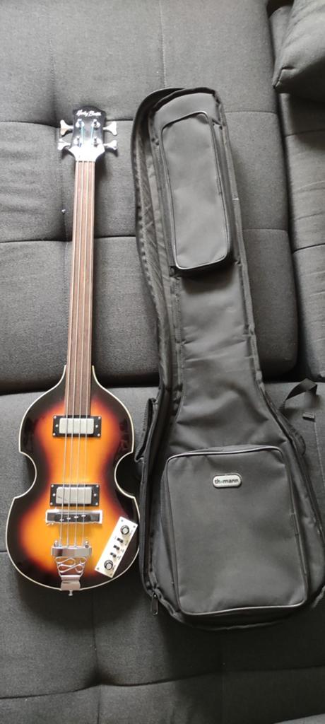 Basse fretless HB Beatbass Vintage Serie + housse, Musique & Instruments, Instruments à corde | Autre, Enlèvement