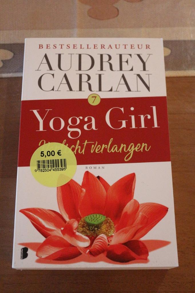 *Yoga girl deel 7: Verlicht verlangen - Audrey Carlan, Boeken, Romans, Zo goed als nieuw, Amerika, Ophalen of Verzenden
