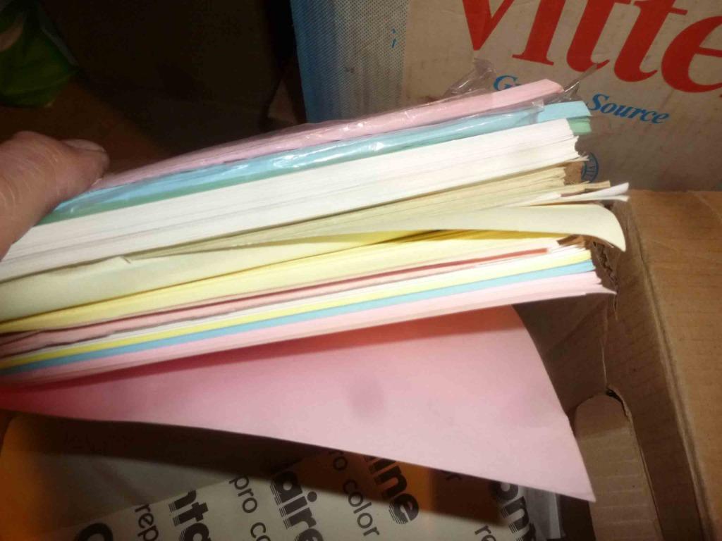 feuilles A4 de couleur - vert- bleu- rose-jaune, Enlèvement, Neuf, dans son emballage, Autres types
