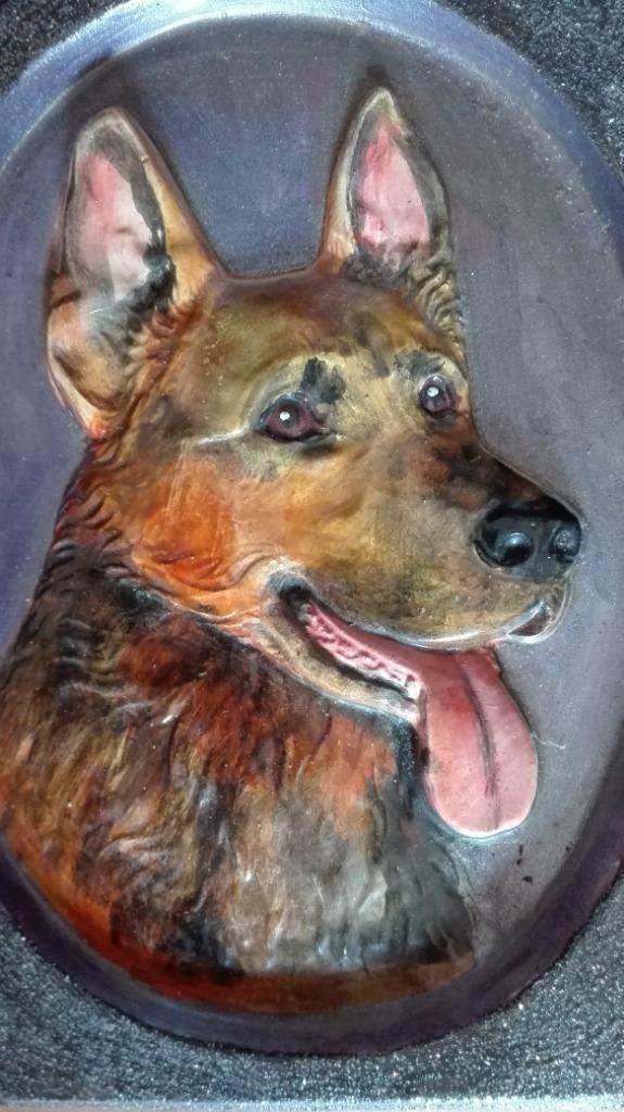 56) hond op wandtabletje, Ophalen of Verzenden