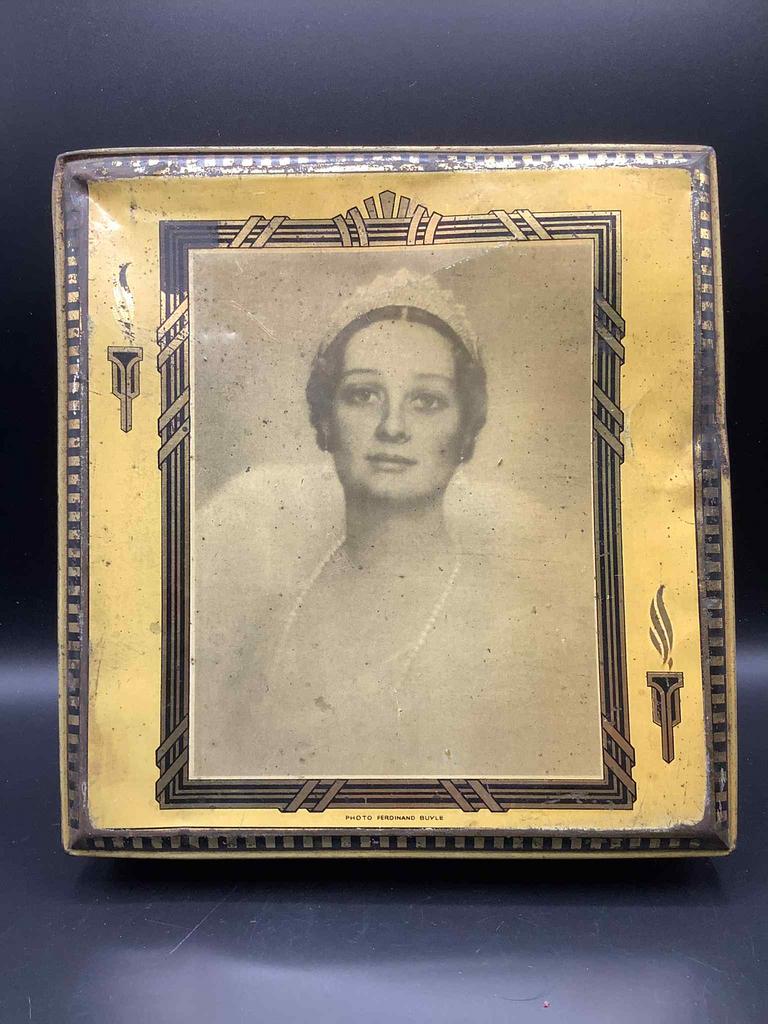 Boite royale - Astrid, Collections, Enlèvement ou Envoi, Comme neuf