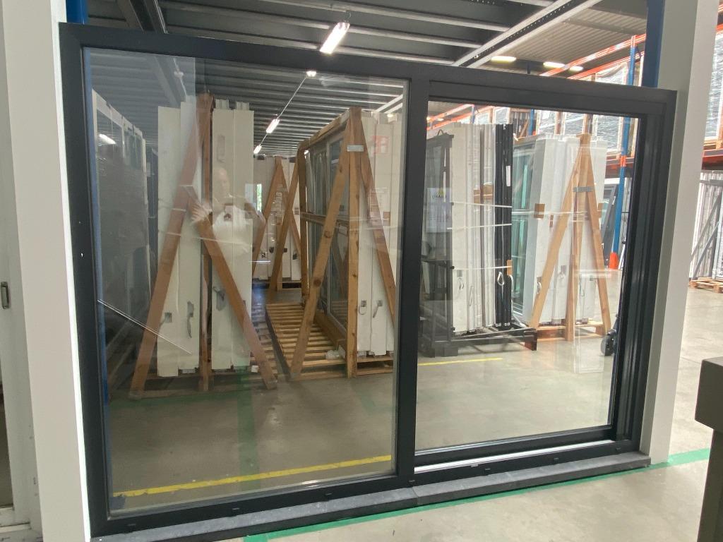 Verluchtingsroosters, ramen, deuren, schuiframen 7039, 9005, Kunststof, Nieuw, Ophalen of Verzenden, Inclusief glas