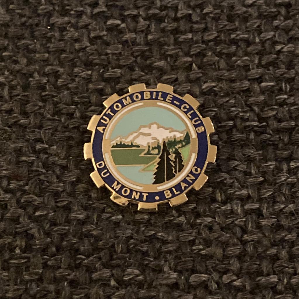 PIN - AUTOMOBILE CLUB DU MONT BLANC, Collections, Envoi, Utilisé, Transport, Insigne ou Pin's