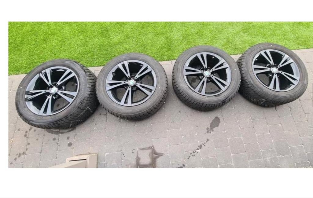 4 winterbanden BMW x1 zo goed als nieuw, Auto-onderdelen, Banden en Velgen, Ophalen, 17 inch, Winterbanden