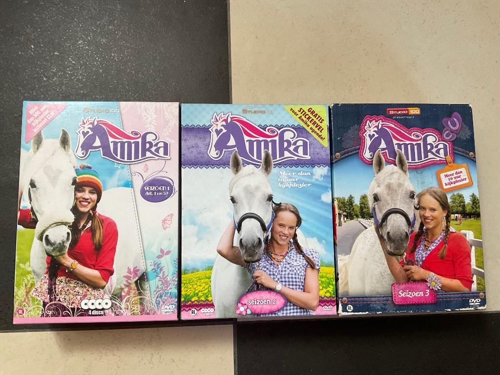 DVD’s Amika Studio 100 Seizoen 1 2 en 3, Cd's en Dvd's, Ophalen of Verzenden, Gebruikt