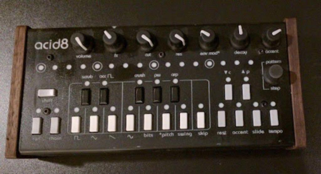 Twisted Electrons ACID8 Mk1, Muziek en Instrumenten, Soundmodules, Ophalen of Verzenden, Zo goed als nieuw, Overige merken