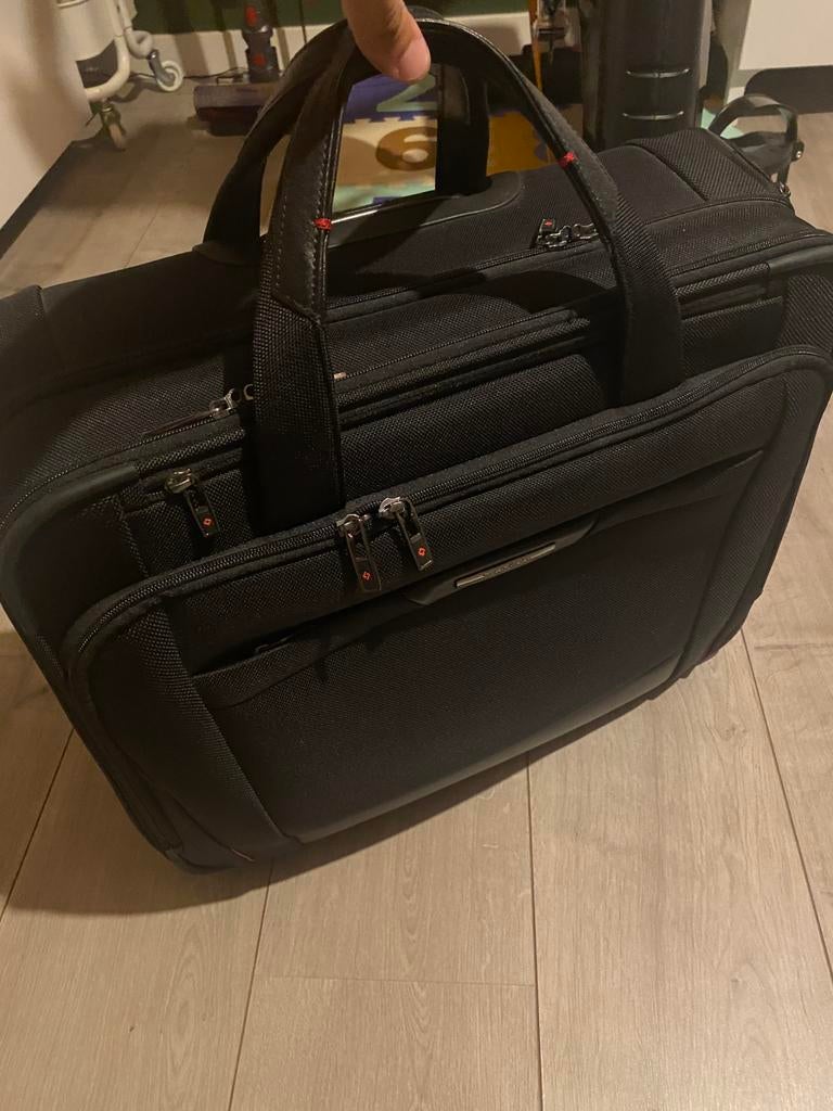 Samsonite Pro-DLX5 - Sac d’ordin. - 17,3 pouces - Noir, Enlèvement, Noir
