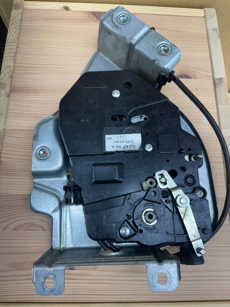Caddy achterklep slot 2k0 827 201, Auto-onderdelen, Ophalen