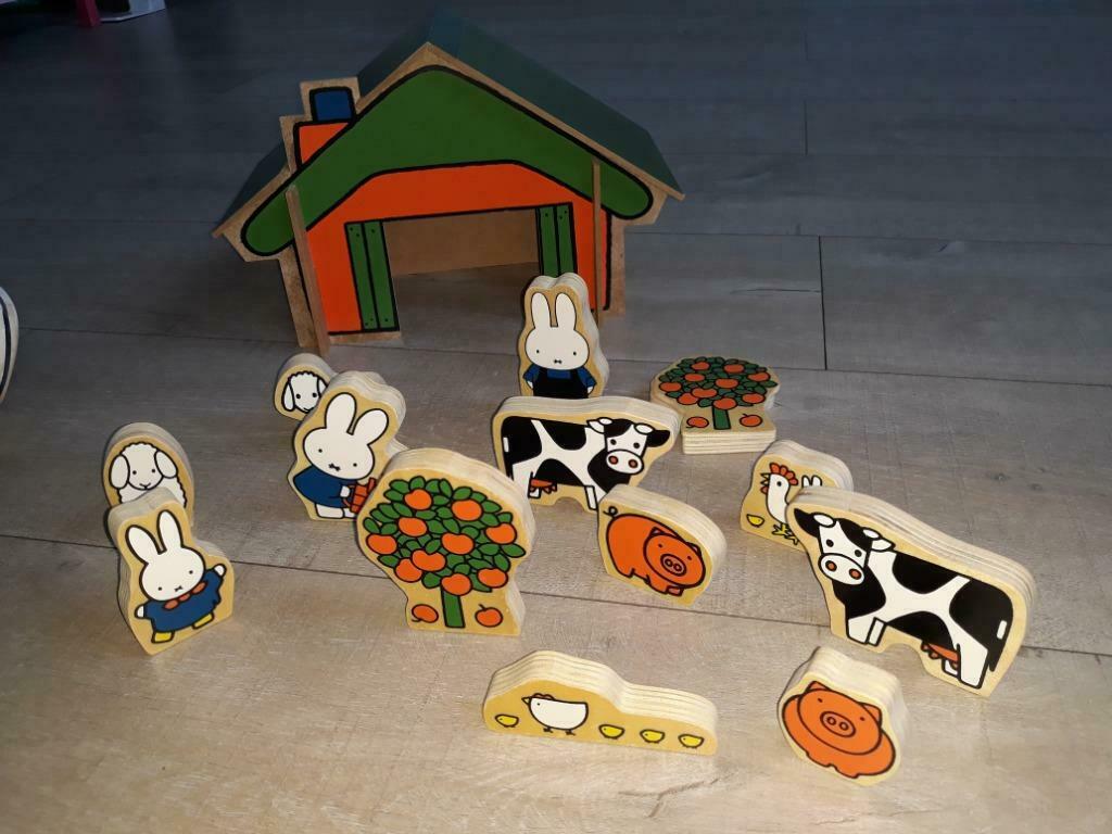 Huisje Nijntje - boerderij met figuurtjes, Kinderen en Baby's, Ophalen, Zo goed als nieuw