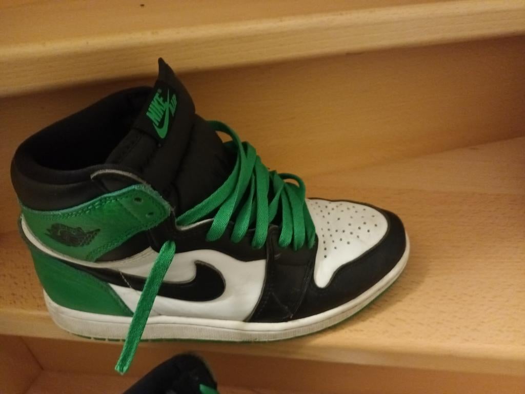 Nike air sportschoenen, Ophalen