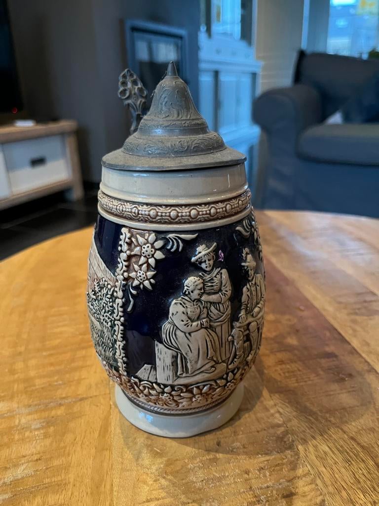 Duitse bierpot met tinnen deksel, Enlèvement