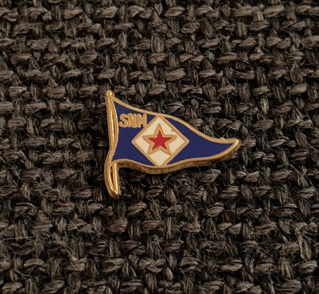 PIN - VLAG - DRAPEAU - SNM, Envoi, Utilisé, Autres sujets/thèmes, Insigne ou Pin's