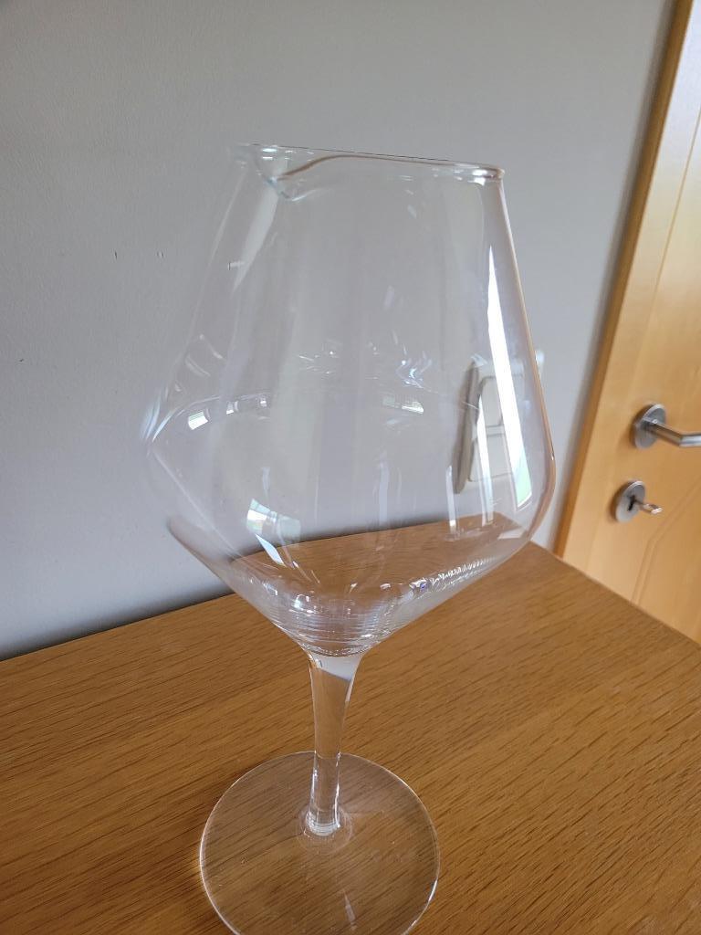 Verre à vin style carafe (2 modèles différents), Maison & Meubles, Enlèvement, Verre