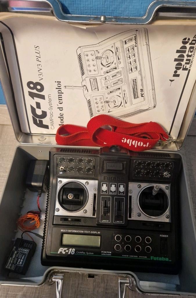 Modélisme émetteur Futaba FC-18, Hobby & Loisirs créatifs, Enlèvement ou Envoi