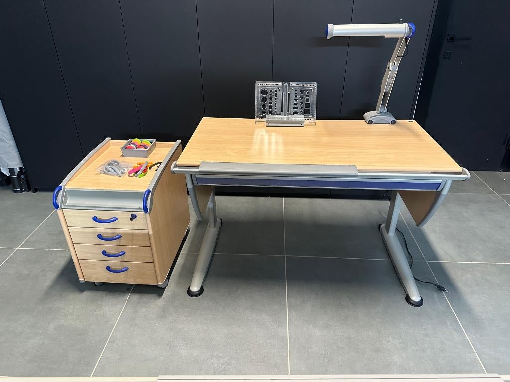 Meegroei bureau Moll, Huis en Inrichting, Bureaus, Zo goed als nieuw, In hoogte verstelbaar, Met wielen, Ophalen
