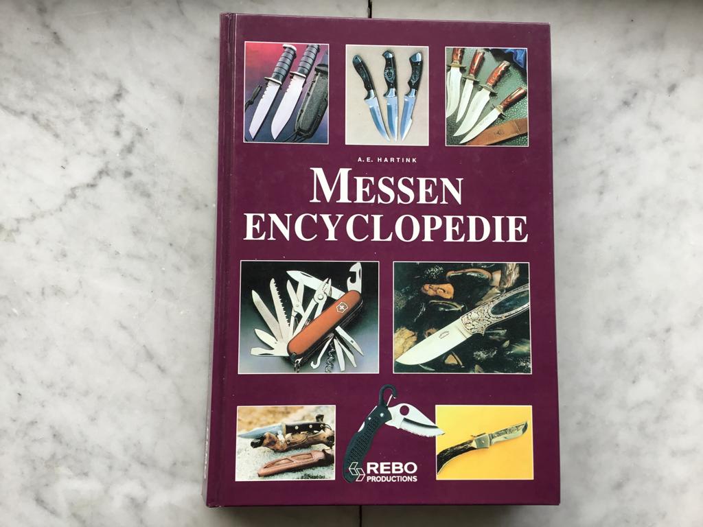 Boek Messen encyclopedie, Ophalen of Verzenden, Zo goed als nieuw