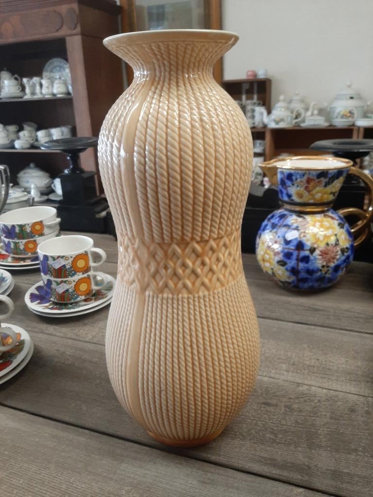 Vase Boch Keralux Cordaline jaune, Antiquités & Art, Enlèvement ou Envoi