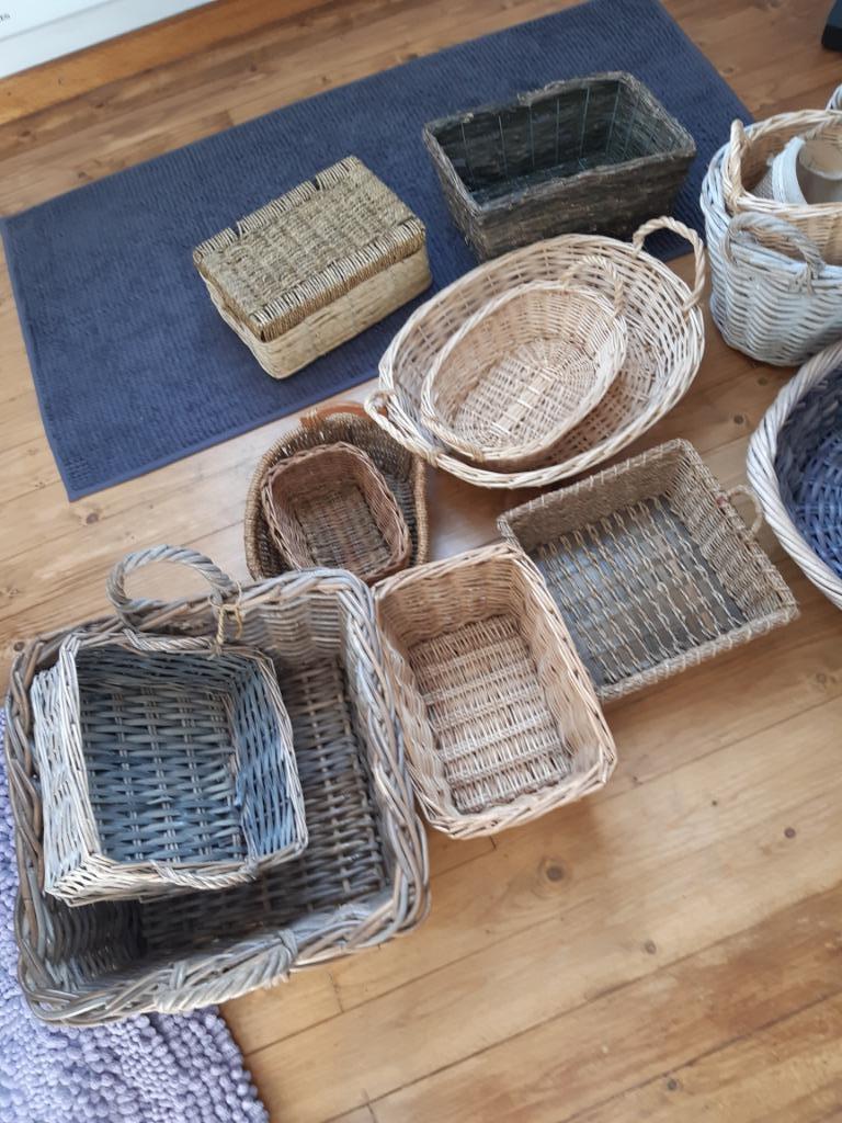 rieten mandjes, Ophalen, Riet