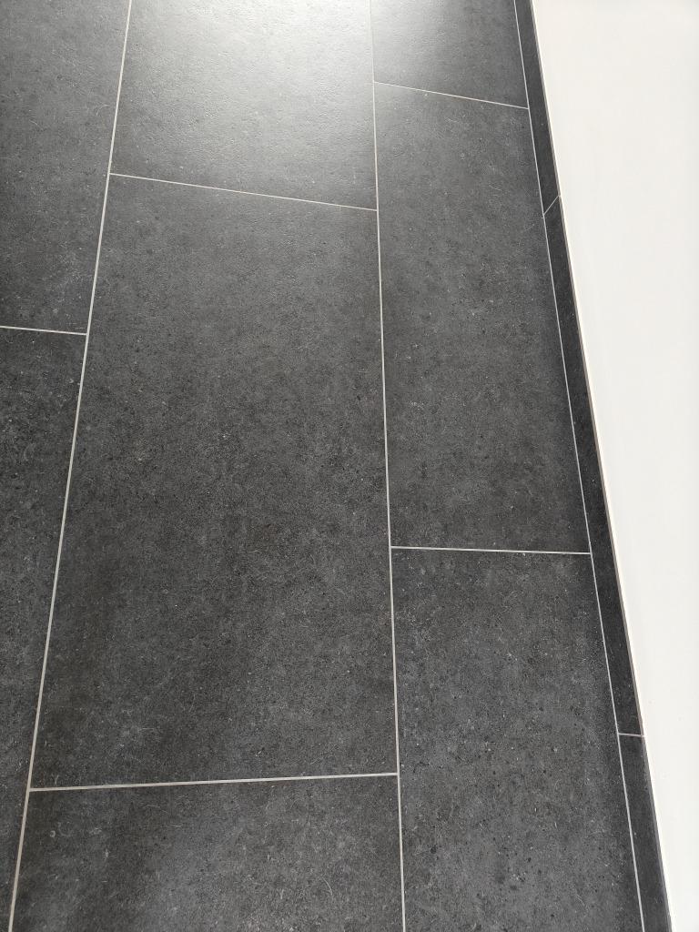 5 carreaux + plinthes AT. Tarmac Boost Stone, Neuf, 60 cm ou plus, Carrelage de sol, Enlèvement