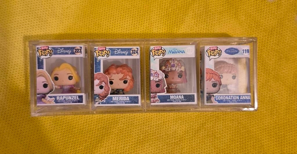 Mini funko pop., Enlèvement