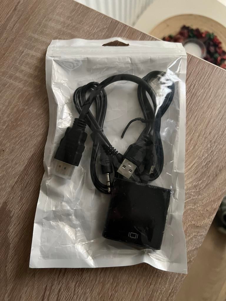 Adaptateur HDMI vers VGA (neuf), Informatique & Logiciels, Comme neuf