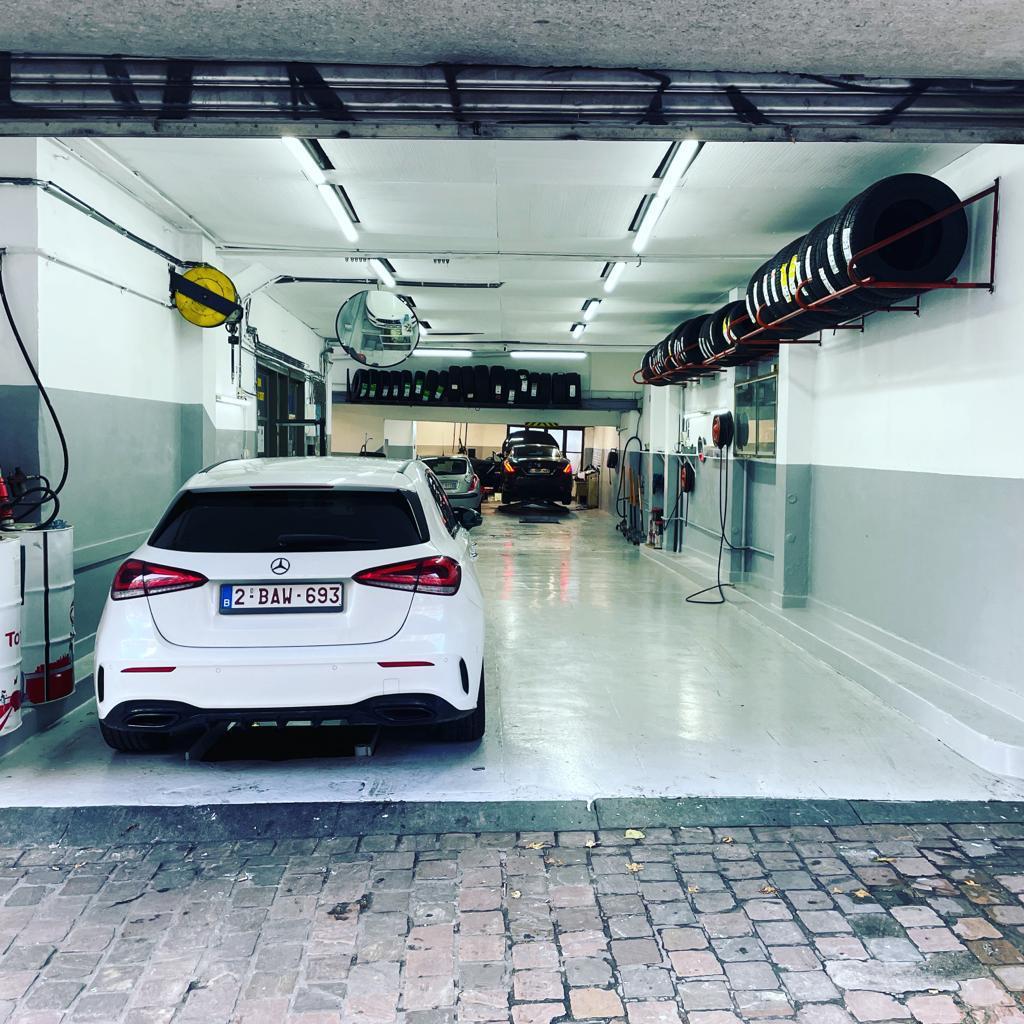 garage mecanique et pneu a vendre