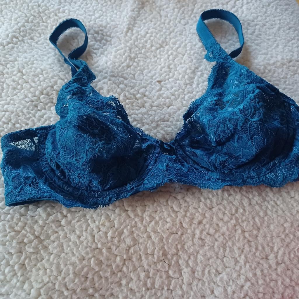 Nieuwe Bh Triumph 70 B, Kleding | Dames, Ophalen, BH
