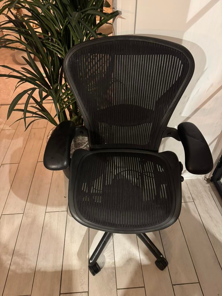 Herman Miller Aeron B, Zwart, Ophalen of Verzenden, Zo goed als nieuw, Bureaustoel