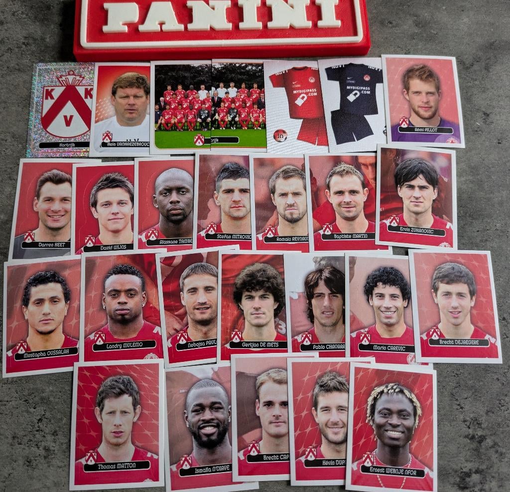 Panini FOOTBALL 2013 26 AUTOCOLLANTS KVK KORTRIJK FOOTBALL, Enlèvement ou Envoi, Neuf