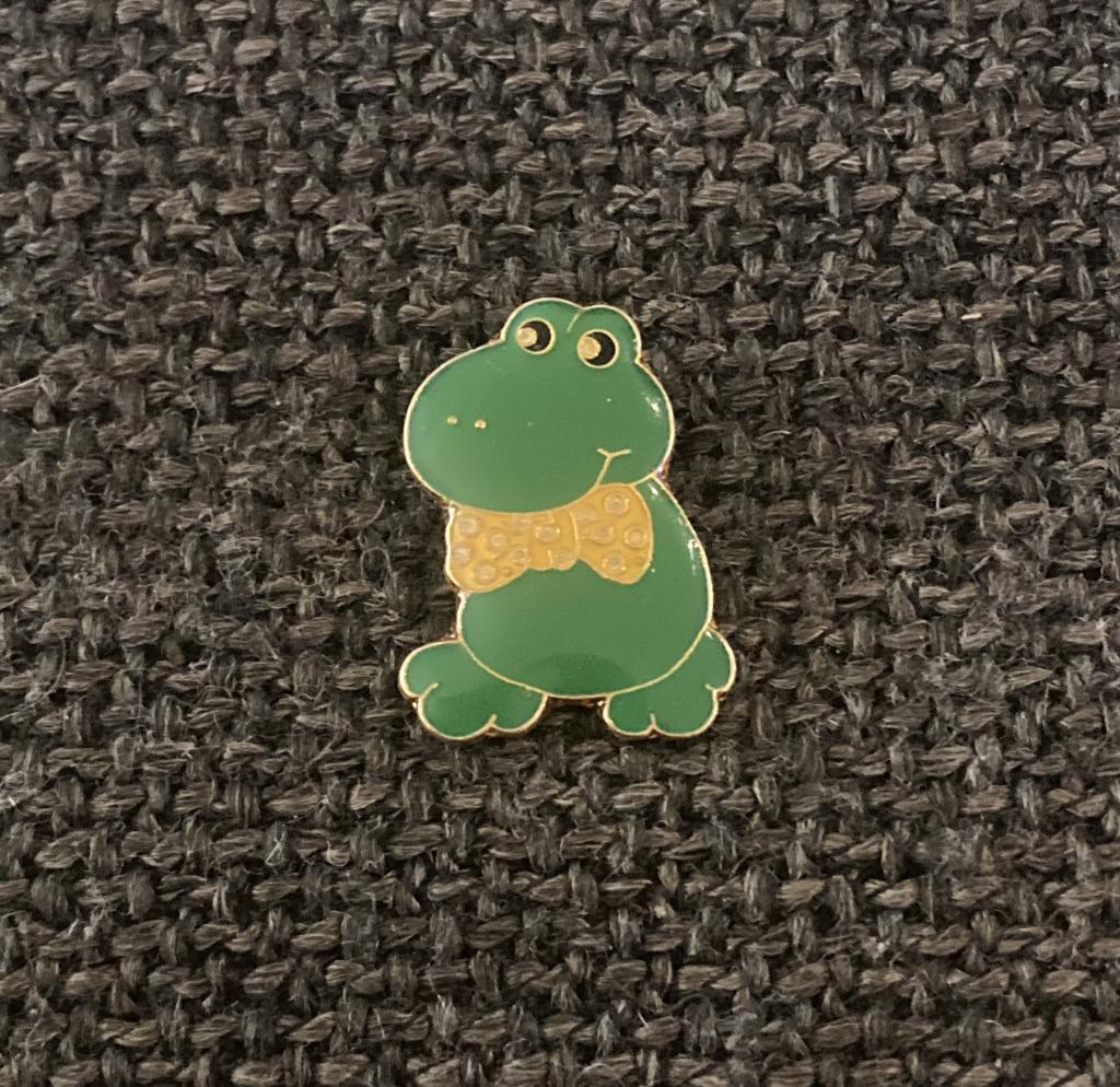PIN - KIKKER - GRENOUILLE - BEESTJE - DIERTJE, Envoi, Utilisé, Animal et Nature, Insigne ou Pin's