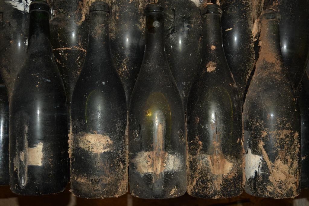 LES PLUS ANCIENNES BOUTEILLES DE GUEUZE COMPLÈTES, Collections, Marques de bière, Enlèvement