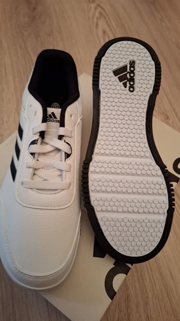 Adidas sneakers/ Pointure:38/ Article neuf/ Valeur:€40, Enlèvement, Neuf